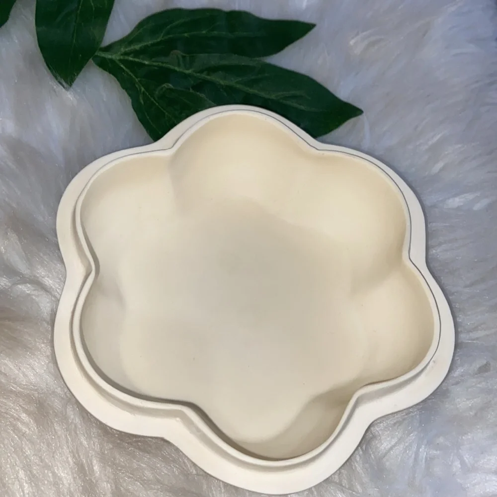 Vintage Floral Carved Ivory Dynasty Pumpkin Jewelry Box Trinket Tray